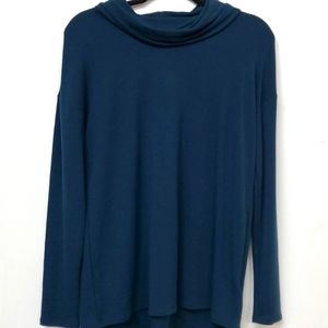 Cupio turtle neck top
